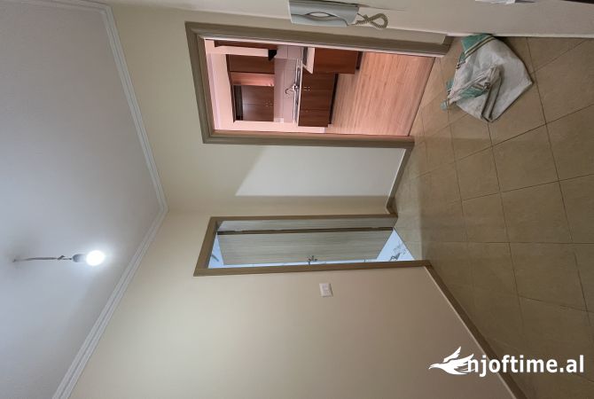 Shtepi ne shitje Apartament ne Tirane, 2+1, Mobilimi Bosh, pa mobiluar, Pagesa 105,000  Euro.