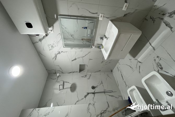 Shtepi ne shitje Apartament ne Tirane, 2+1, Mobilimi Bosh, pa mobiluar, Pagesa 105,000  Euro.