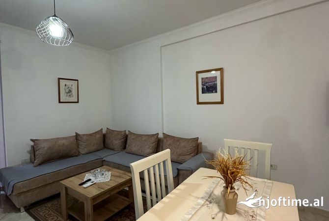 Shtepi me qera 2+1 ne Tirane - 450 Euro