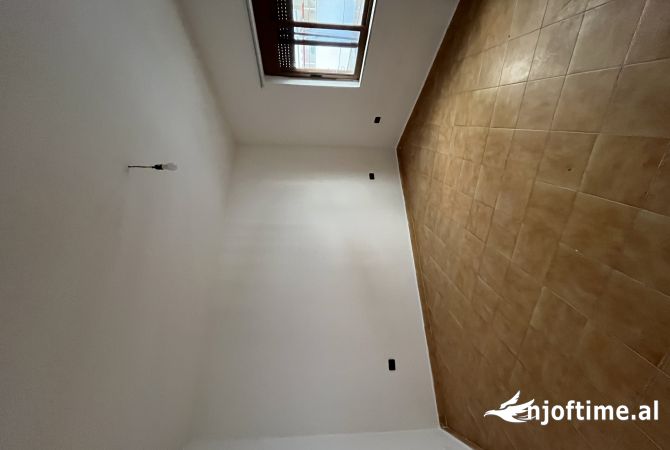 Shtepi me qera 3+1 ne Tirane - 45,000 Leke