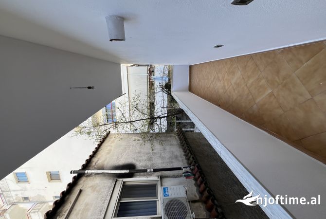 Shtepi me qera Shtepi Private ne Tirane, 3+1, Mobilimi Bosh, pa mobiluar, Pagesa 45,000  Leke.