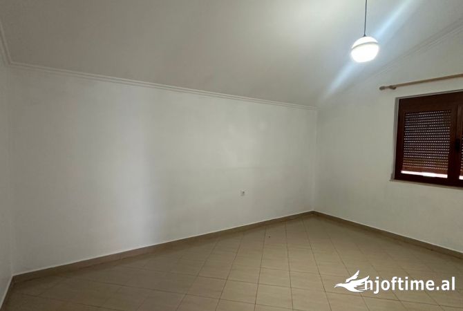 Shtepi me qera 2+1 ne Tirane - 40,000 Leke