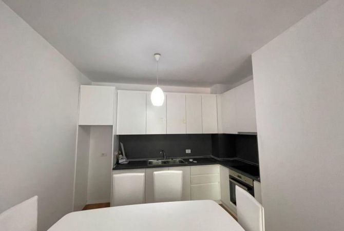 Shtepi me qera 2+1 ne Tirane - 600 Euro