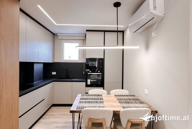 Shtepi ne shitje Apartament ne Tirane, 1+1, Mobilimi E mobiluar, Pagesa 187,000  Euro.