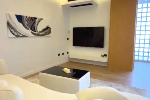 Shtepi me qera 2+1 ne Tirane - 1,500 Euro