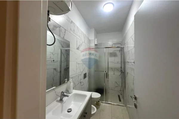 Shtepi me qera 2+1 ne Tirane - 1,000 Euro