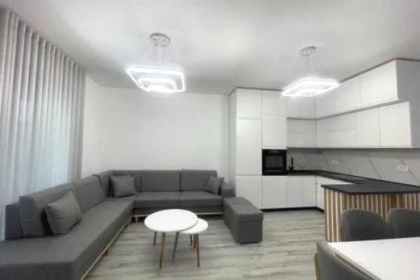 Shtepi me qera 2+1 ne Tirane - 800 Euro