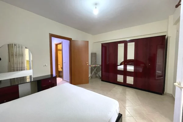 Shtepi me qera 2+1 ne Tirane - 650 Euro