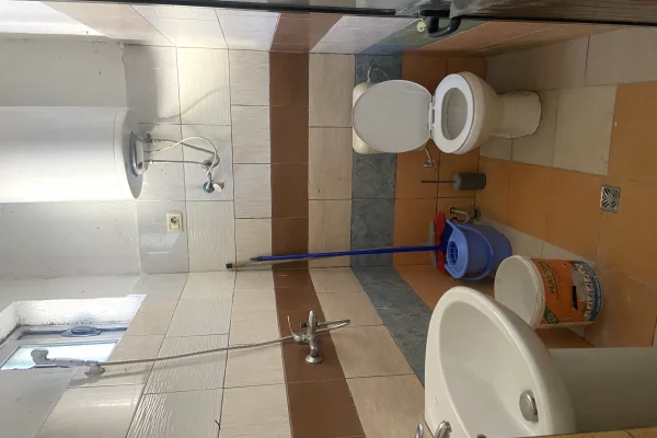 Shtepi me qera Shtepi Private ne Tirane, 1+1, Mobilimi E mobiluar, Pagesa 23,000  Leke.