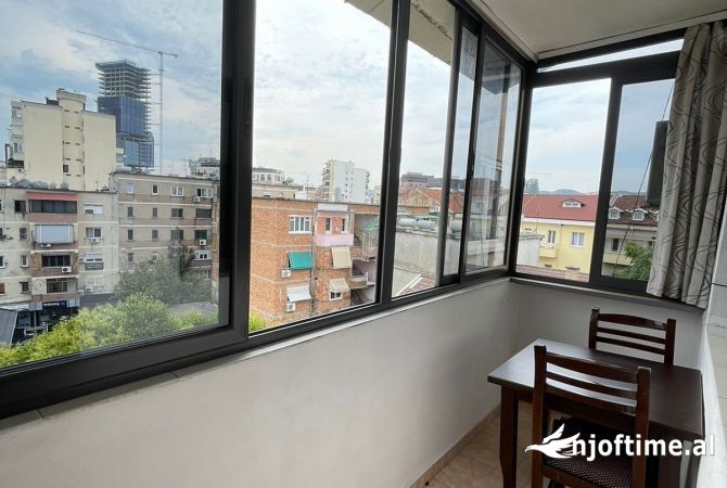 Shtepi me qera Apartament ne Tirane, Garsoniere, Mobilimi E mobiluar, Pagesa 380  Euro.