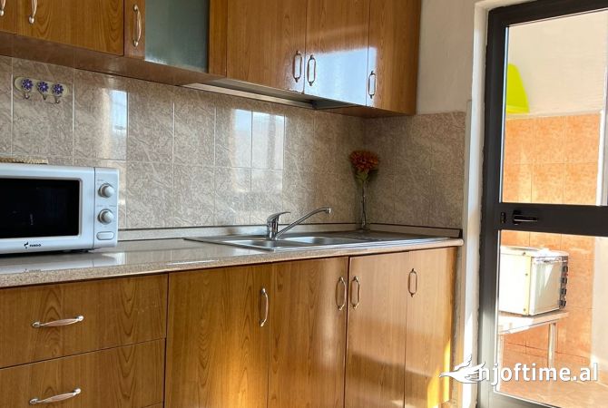 Shtepi me qera Garsoniere ne Tirane - 380 Euro