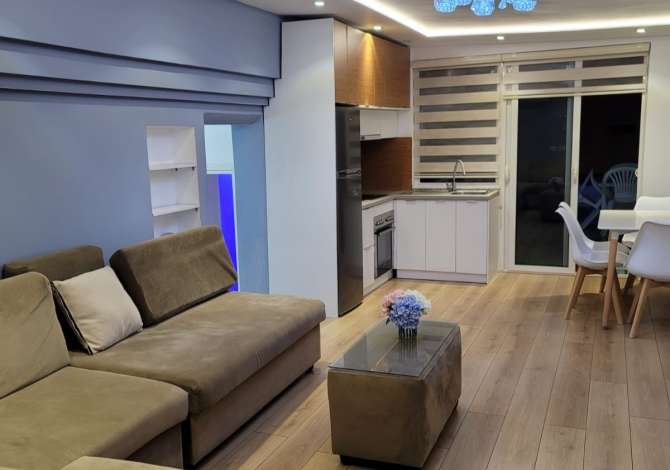 Shtepi me qera 2+1 ne Tirane - 450 Euro