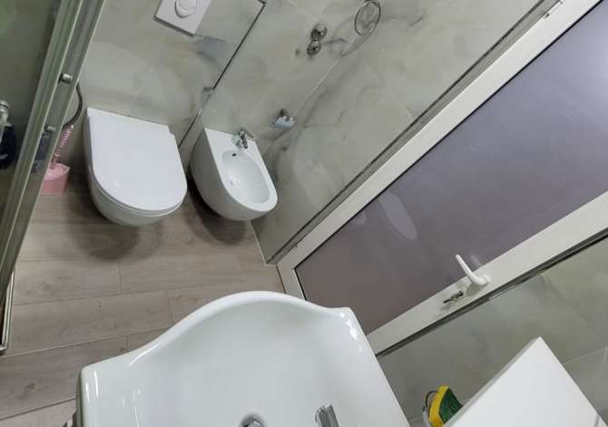 Shtepi me qera Apartament ne Tirane, 2+1, Mobilimi E mobiluar, Pagesa 450  Euro.