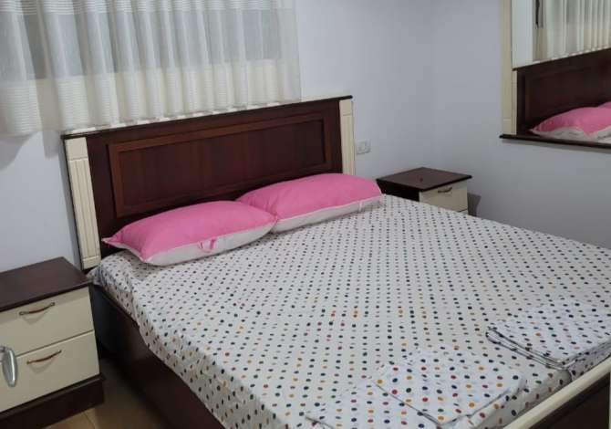 Shtepi me qera Apartament ne Tirane, 2+1, Mobilimi E mobiluar, Pagesa 450  Euro.