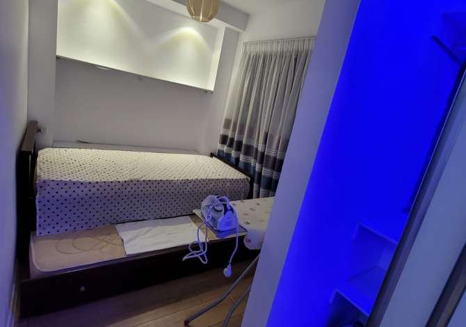 Shtepi me qera Apartament ne Tirane, 2+1, Mobilimi E mobiluar, Pagesa 450  Euro.