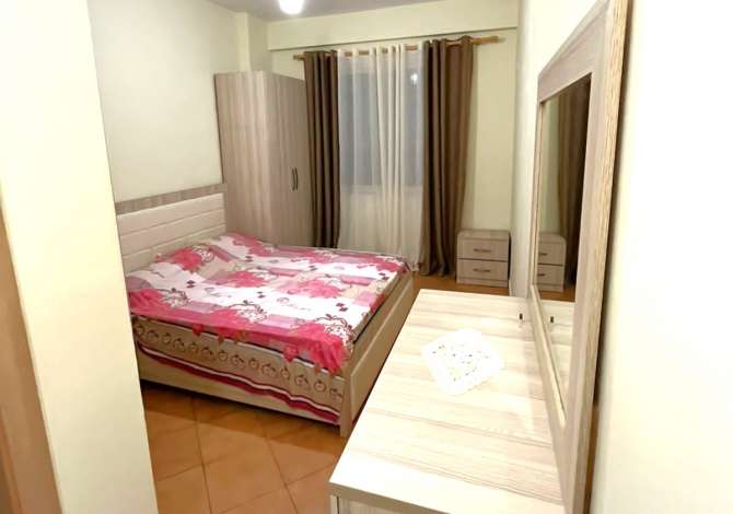 Shtepi me qera Apartament ne Tirane, 3+1, Mobilimi E mobiluar, Pagesa 37,000  Leke.