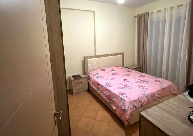Shtepi me qera Apartament ne Tirane, 3+1, Mobilimi E mobiluar, Pagesa 37,000  Leke.