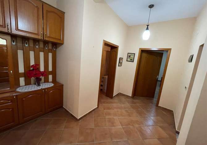 Shtepi me qera 2+1 ne Tirane - 400 Euro
