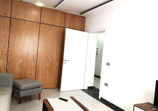 Shtepi me qera Apartament ne Tirane, 2+1, Mobilimi E mobiluar, Pagesa 50,000  Leke.