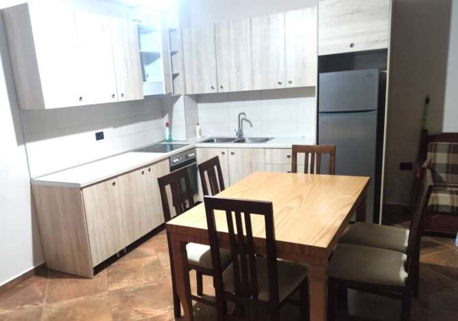 Shtepi me qera 2+1 ne Tirane - 35,000 Leke