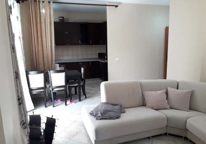 Shtepi me qera 2+1 ne Tirane - 45,000 Leke