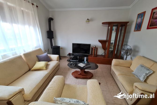 Shtepi me qera 2+1 ne Tirane - 550 Euro