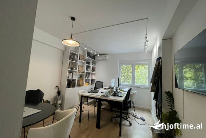 Ambient biznesi me qera 3+1 ne Tirane - 32,000 Leke