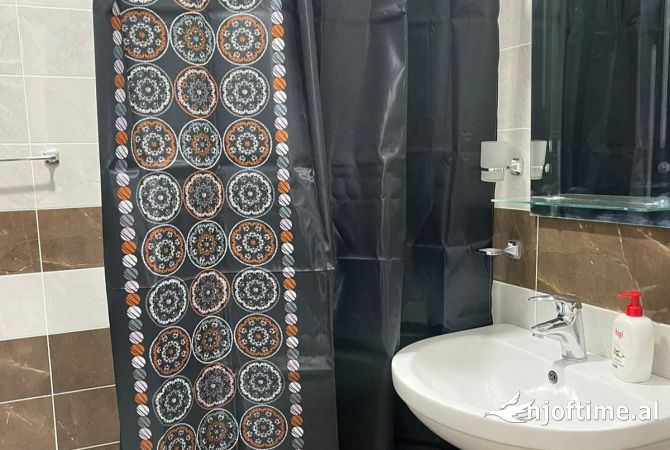 Shtepi me qera Apartament ne Tirane, 1+1, Mobilimi E mobiluar, Pagesa 650  Euro.