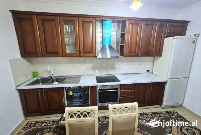 Shtepi me qera 2+1 ne Tirane - 550 Euro