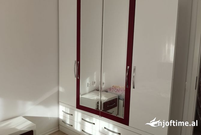 Shtepi me qera Apartament ne Tirane, 2+1, Mobilimi E mobiluar, Pagesa 46,000  Leke.