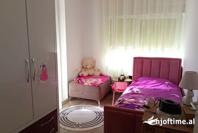 Shtepi me qera Apartament ne Tirane, 2+1, Mobilimi E mobiluar, Pagesa 46,000  Leke.