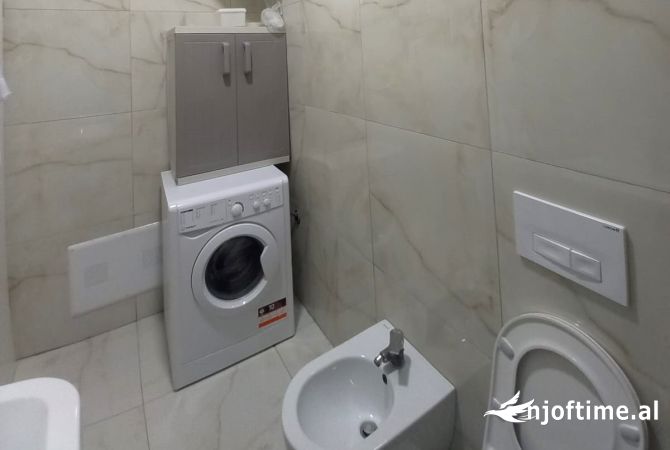 Shtepi me qera Apartament ne Tirane, 2+1, Mobilimi E mobiluar, Pagesa 46,000  Leke.