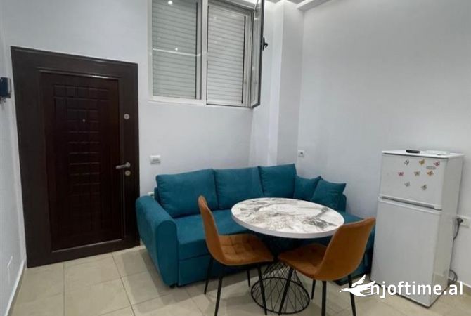 Shtepi me qera 1+1 ne Tirane - 40,000 Leke
