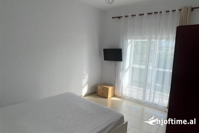 Shtepi me qera Apartament ne Tirane, 1+1, Mobilimi E mobiluar, Pagesa 40,000  Leke.