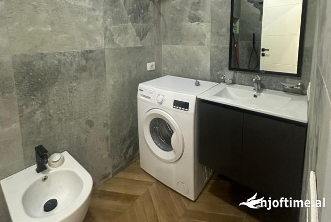 Shtepi me qera Apartament ne Tirane, 2+1, Mobilimi E mobiluar, Pagesa 600  Euro.