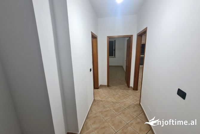 Shtepi me qera 1+1 ne Tirane - 40,000 Leke
