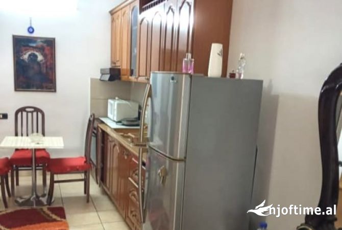 Shtepi me qera 1+1 ne Tirane - 35,000 Leke