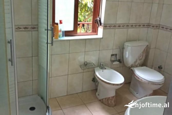 Shtepi me qera Apartament ne Tirane, 1+1, Mobilimi E mobiluar, Pagesa 35,000  Leke.