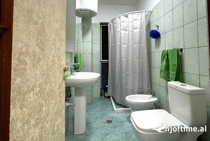 Shtepi me qera Apartament ne Tirane, 2+1, Mobilimi E mobiluar, Pagesa 65,000  Leke.