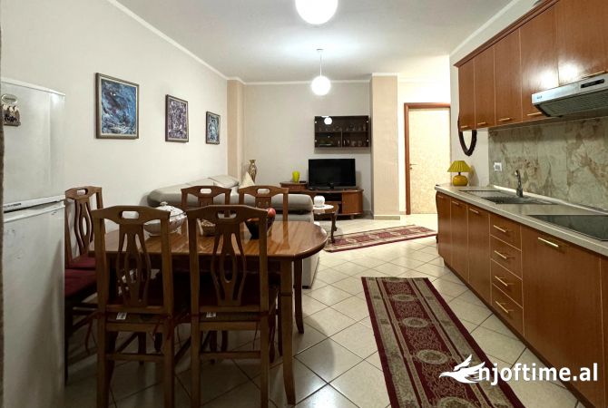 Shtepi me qera 2+1 ne Tirane - 65,000 Leke