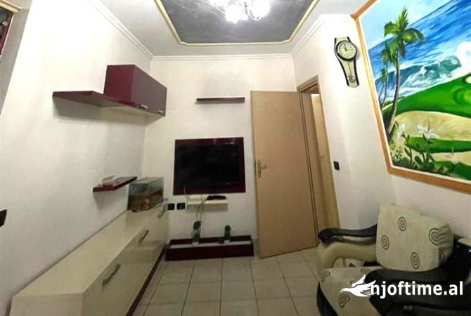 Shtepi me qera 2+1 ne Tirane - 45,000 Leke