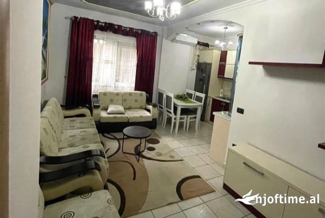 Shtepi me qera 2+1 ne Tirane - 45,000 Leke