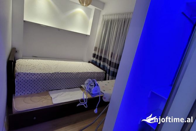 Shtepi me qera Apartament ne Tirane, 2+1, Mobilimi E mobiluar, Pagesa 500  Euro.