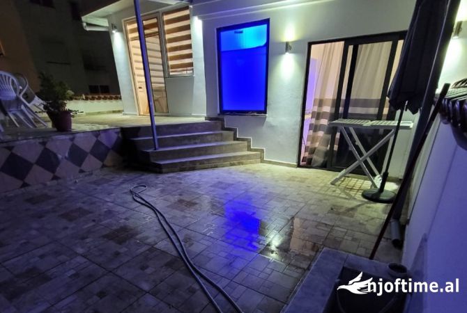 Shtepi me qera Apartament ne Tirane, 2+1, Mobilimi E mobiluar, Pagesa 500  Euro.