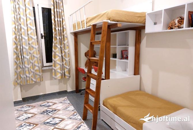 Shtepi me qera Apartament ne Tirane, 2+1, Mobilimi E mobiluar, Pagesa 690  Euro.