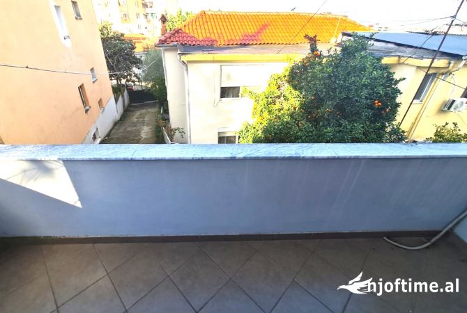 Shtepi me qera Apartament ne Tirane, 2+1, Mobilimi E mobiluar, Pagesa 45,000  Leke.