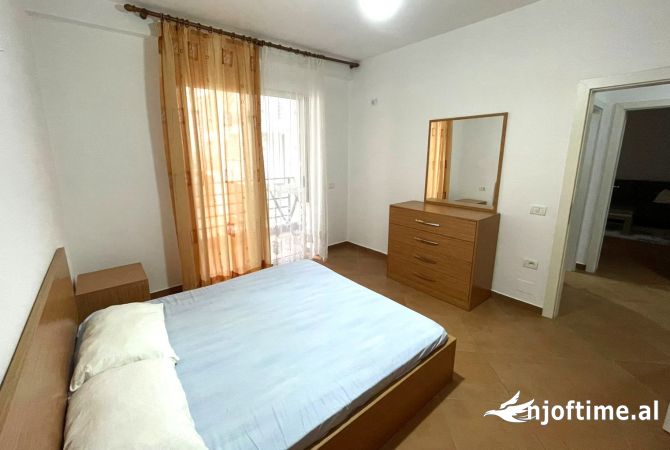 Shtepi me qera Apartament ne Tirane, 1+1, Mobilimi E mobiluar, Pagesa 35,000  Leke.