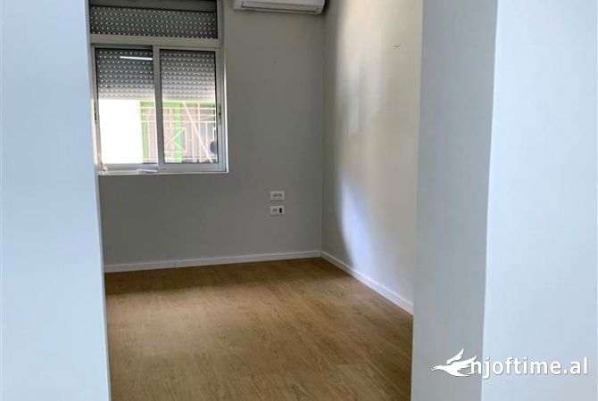 Ambient biznesi me qera 3+1 ne Tirane - 450 Euro