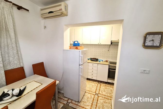 Shtepi me qera 3+1 ne Tirane - 60,000 Leke