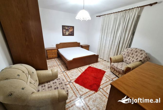 Shtepi me qera Apartament ne Tirane, 3+1, Mobilimi E mobiluar, Pagesa 60,000  Leke.